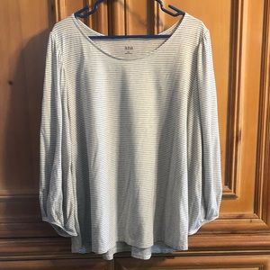 Plus size 2X a.n.a. top